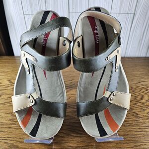 Womens Low Wedge Green/Beige Non Slip Sandals Faux Leather Size 7 New in Box